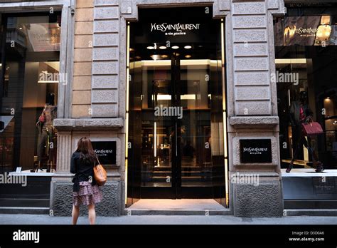 yves saint laurent shop milano